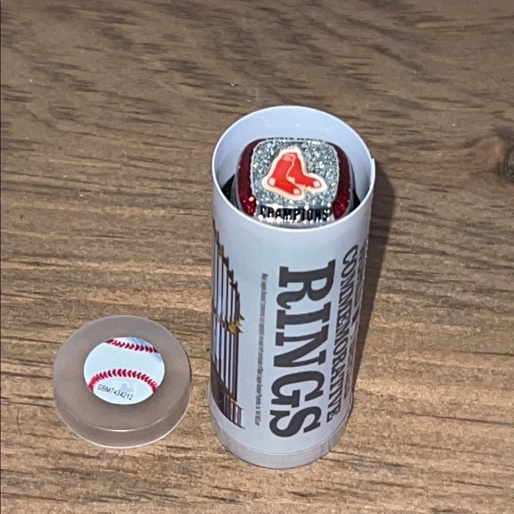 Boston Red Sox Commemorative 2013 Champions Ring - Picture 7 of 10